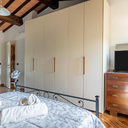 Casa Vecchia Rooms And Parking Gambassi Terme Exterior photo