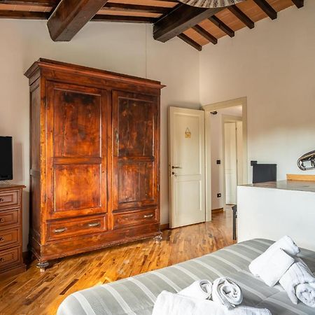 Casa Vecchia Rooms And Parking Gambassi Terme Exterior photo
