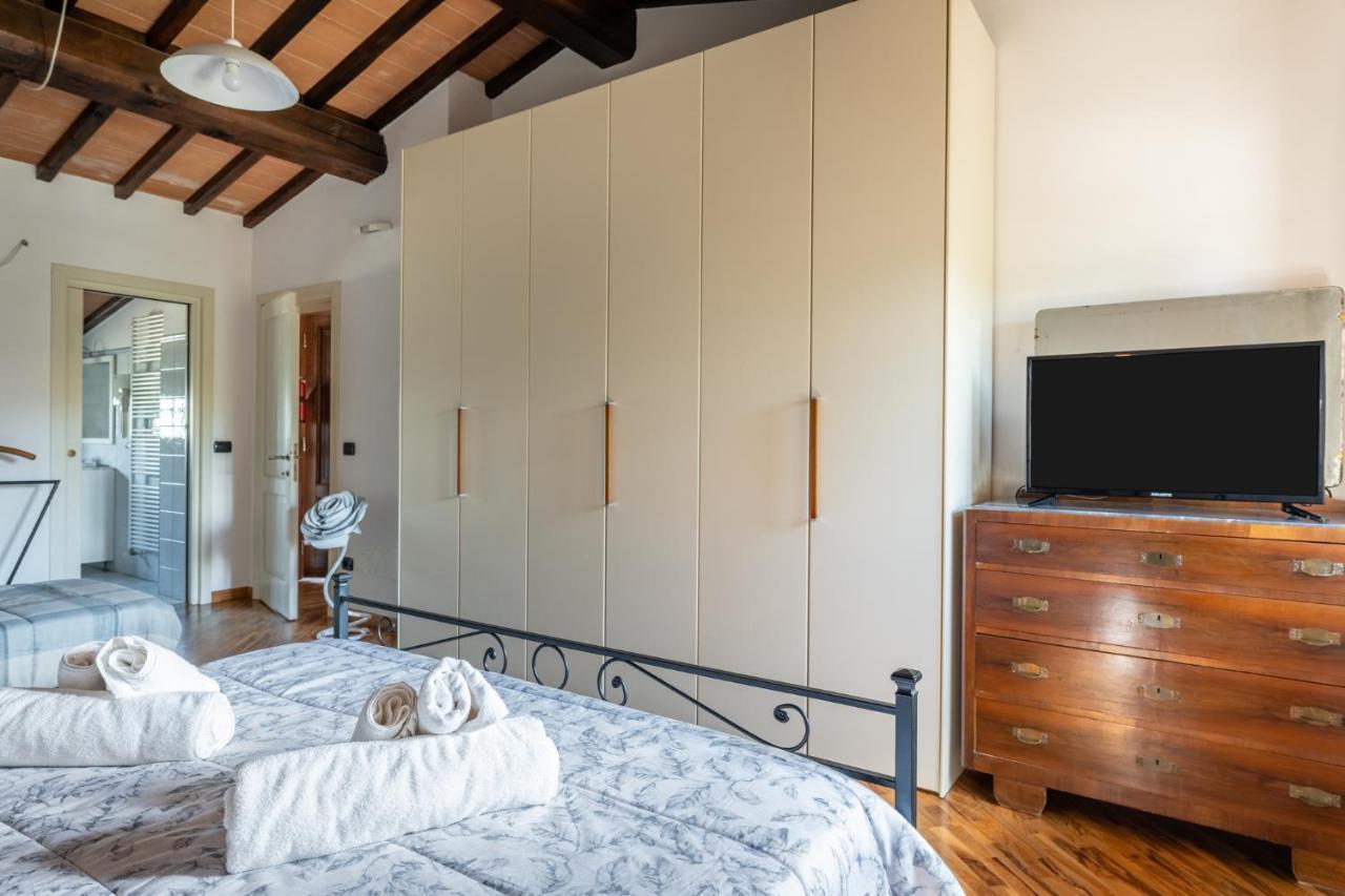 Casa Vecchia Rooms And Parking Gambassi Terme Exterior photo