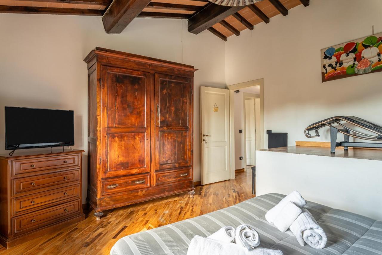 Casa Vecchia Rooms And Parking Gambassi Terme Exterior photo