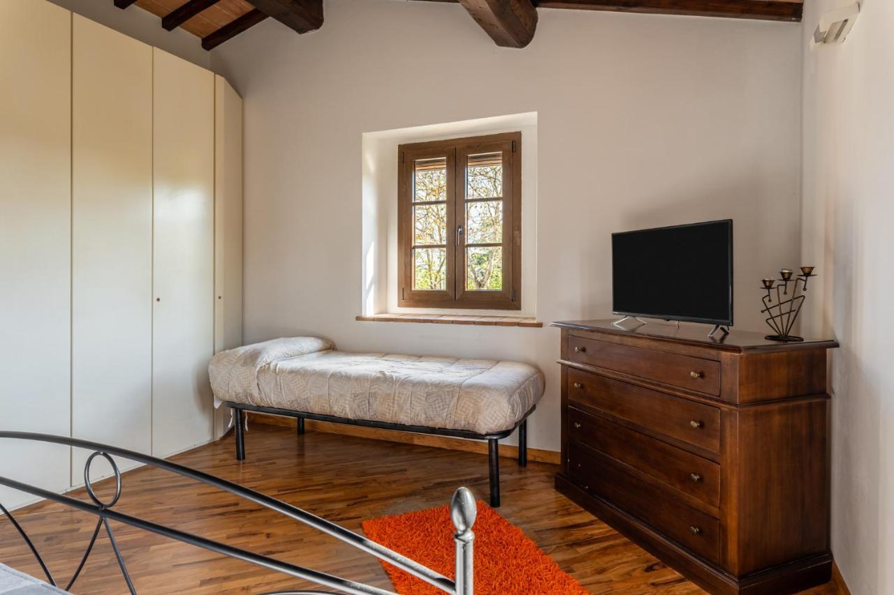 Casa Vecchia Rooms And Parking Gambassi Terme Exterior photo