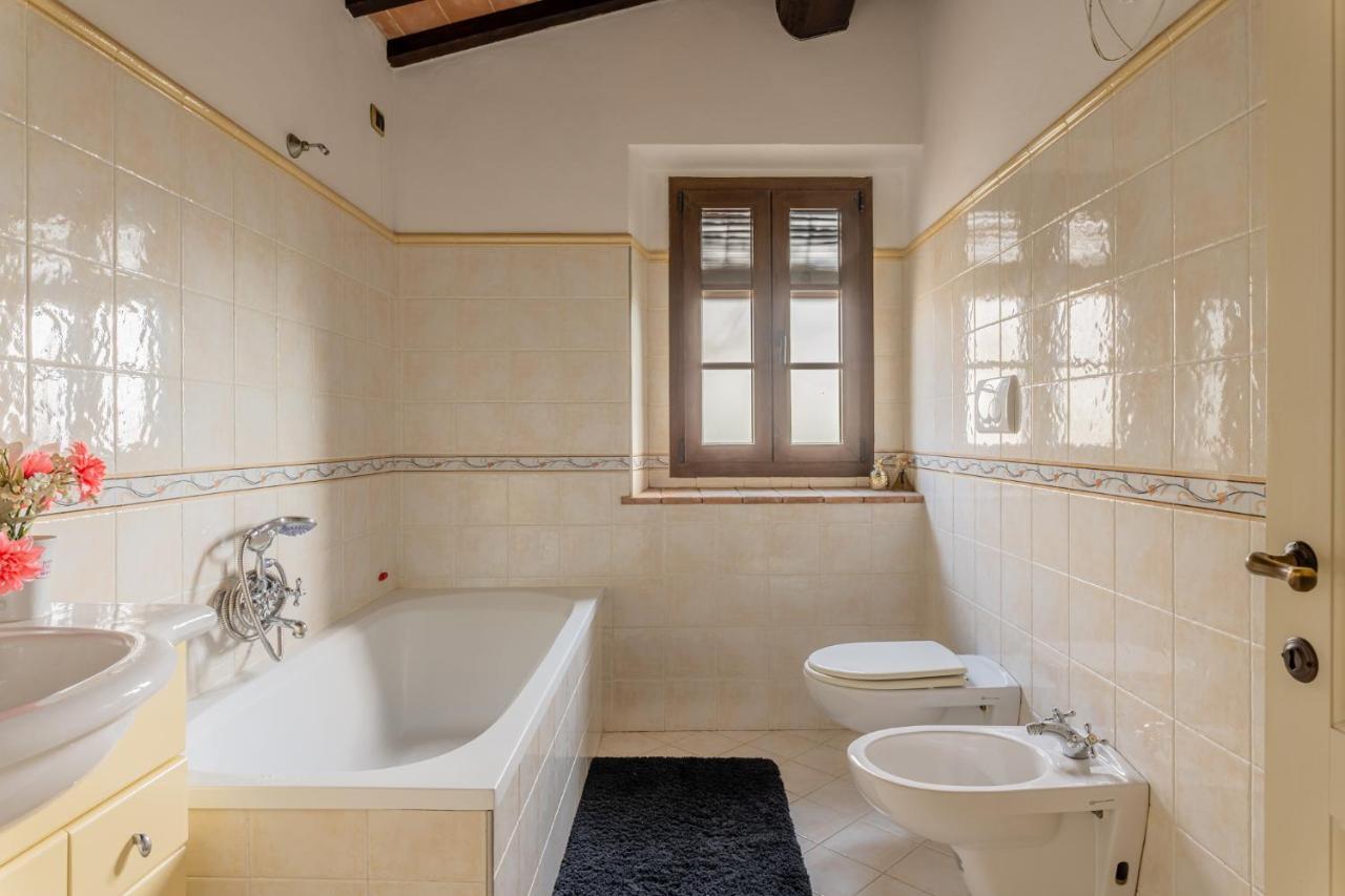 Casa Vecchia Rooms And Parking Gambassi Terme Exterior photo