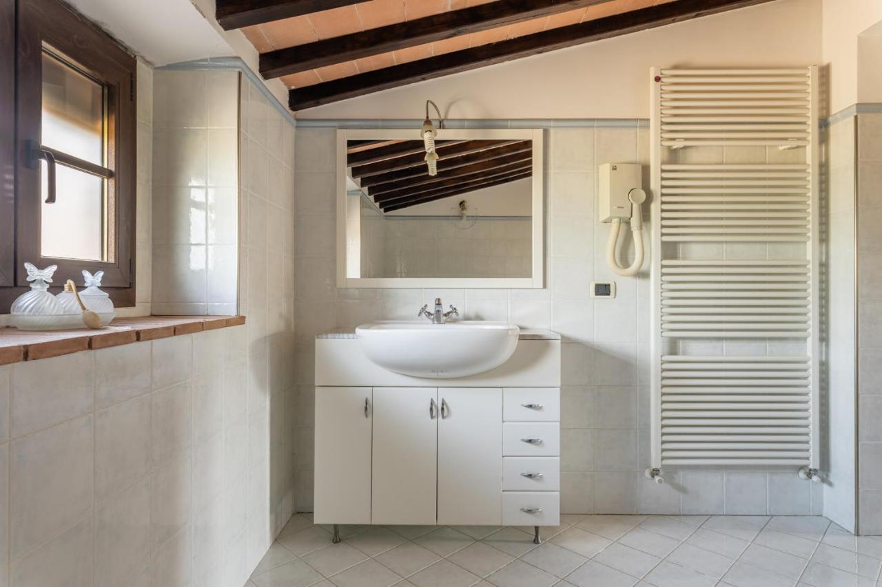 Casa Vecchia Rooms And Parking Gambassi Terme Exterior photo