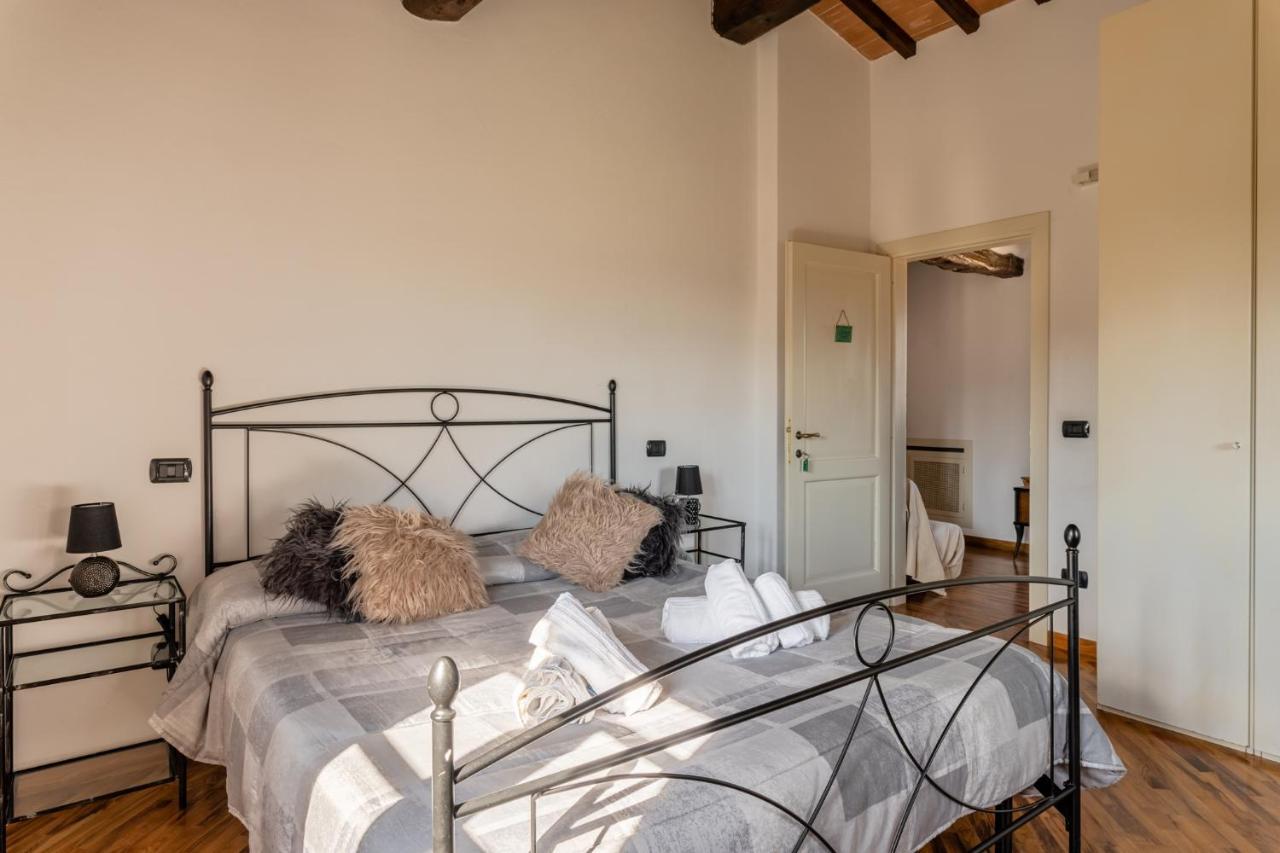 Casa Vecchia Rooms And Parking Gambassi Terme Exterior photo