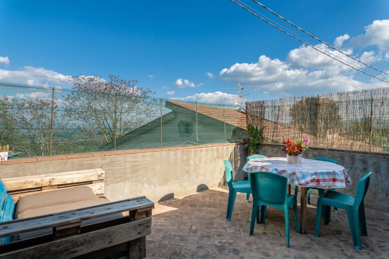 Casa Vecchia Rooms And Parking Gambassi Terme Exterior photo